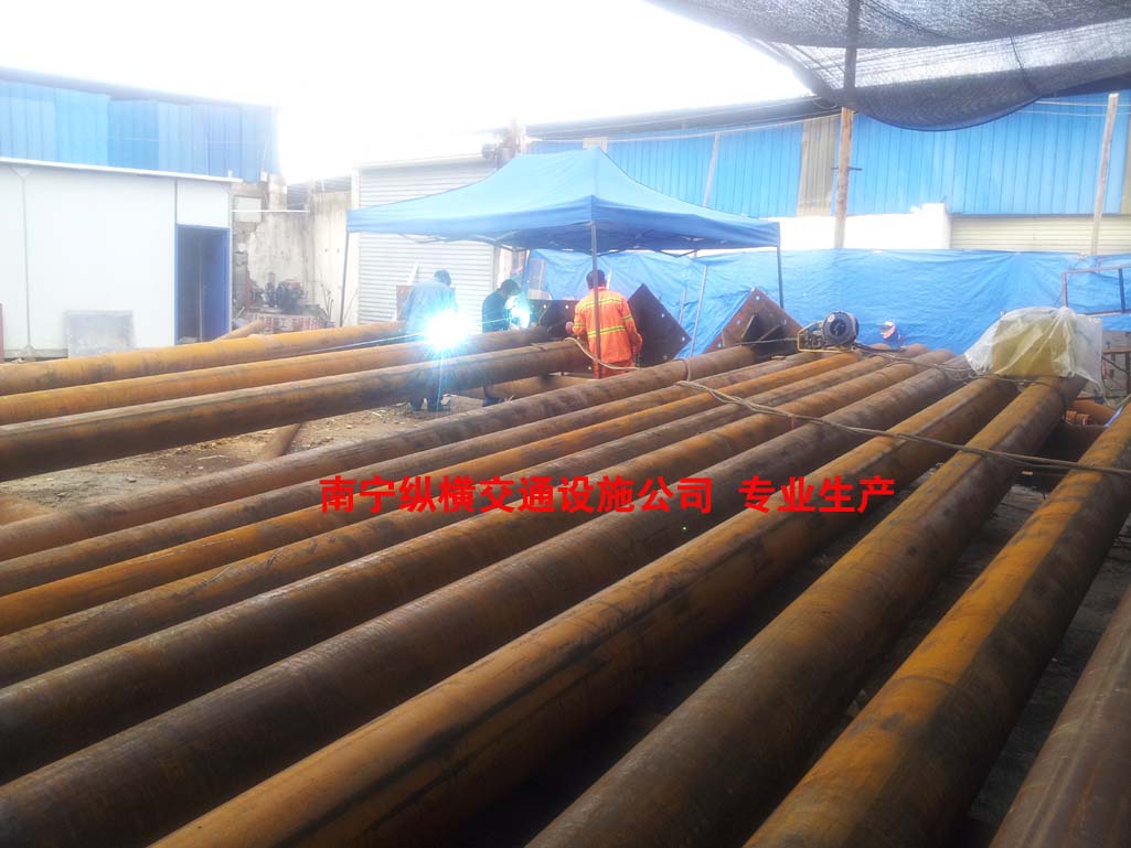 標(biāo)志桿批量生產(chǎn)